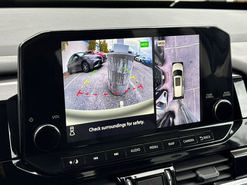 Used 2024 Nissan Pathfinder SL w/ SL Premium Package image 26