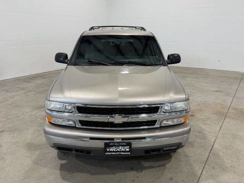 Used 2000 Chevrolet Suburban LS w/ LS Preferred Equipment Group AWD/4WD image 4