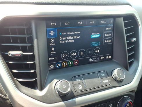 Used 2023 GMC Acadia SLT w/ Elevation Edition FWD image 12