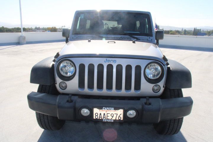 Used 2016 Jeep Wrangler Unlimited Rubicon w/ Connectivity Group AWD/4WD image 7