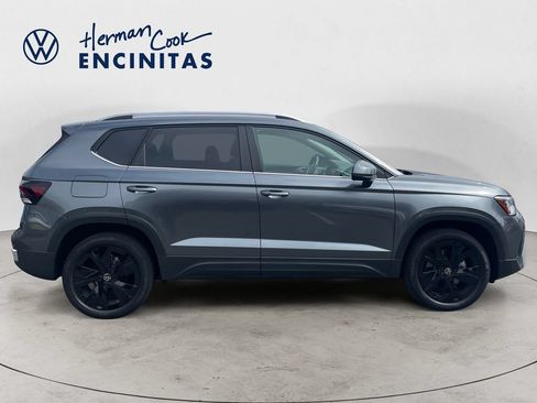 Certified 2025 Volkswagen Taos SE w/ Black Wheel Package FWD image 6