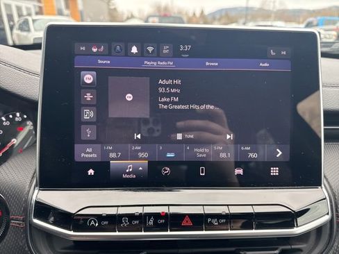 Used 2025 Jeep Compass Trailhawk w/ Sun & Sound Group image 19