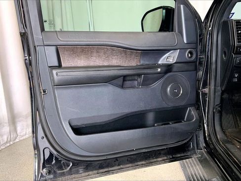 Used 2019 Ford Expedition Limited w/ Texas Edition Package RWD image 21