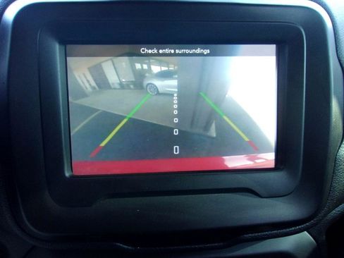 Used 2019 Jeep Renegade Latitude image 10