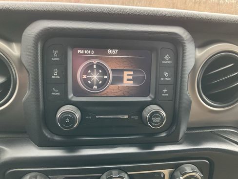 Used 2020 Jeep Wrangler Sport image 3