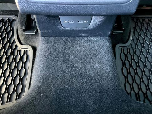 Used 2024 Volkswagen GTI SE image 65