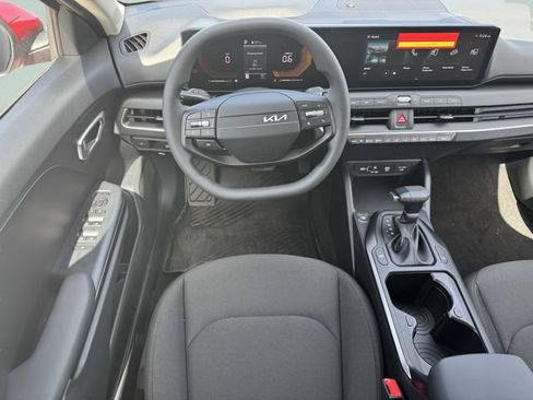 New 2026 Kia K4 FWD image 18
