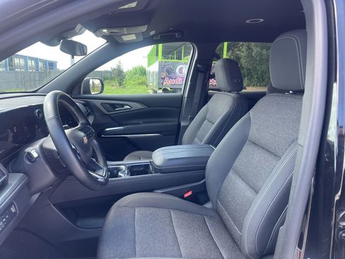 Used 2024 Chevrolet Traverse LT w/ LPO, Floor Liner Package FWD image 8