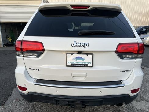 Used 2017 Jeep Grand Cherokee Limited w/ Luxury Group II AWD/4WD image 4