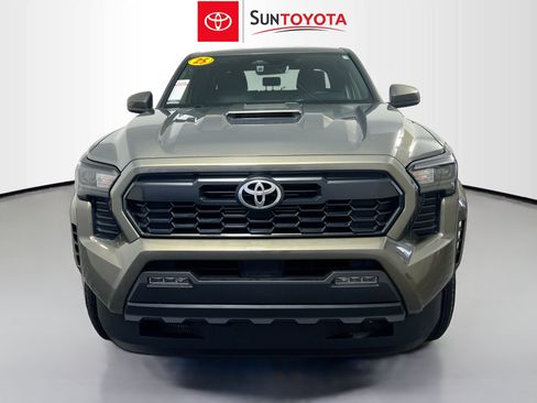 Used 2025 Toyota Tacoma TRD Sport AWD/4WD image 10