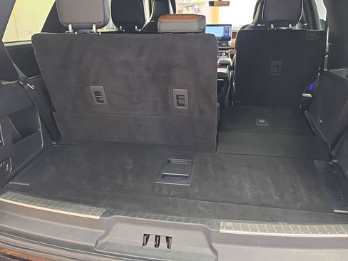 Used 2023 Lincoln Navigator Reserve AWD/4WD image 17