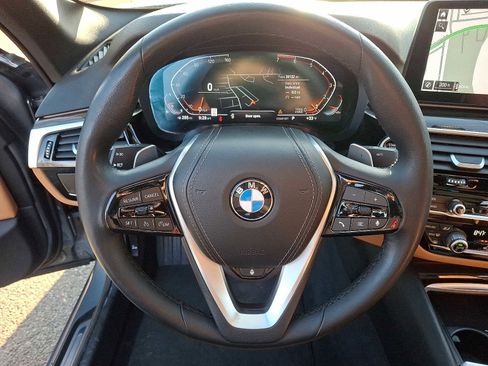 Used 2023 BMW 530i xDrive w/ Premium Package image 20