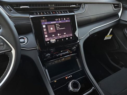 New 2026 Jeep Grand Cherokee L Laredo image 19