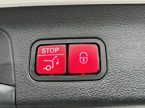 Used 2022 Mercedes-Benz GLS 450 4MATIC image 26