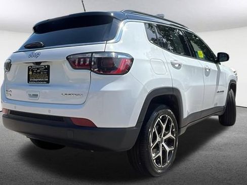 Used 2025 Jeep Compass Limited AWD/4WD image 15