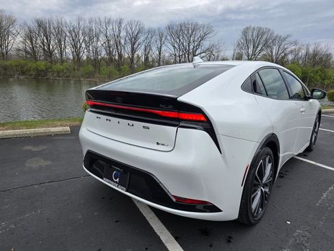 Used 2023 Toyota Prius XLE image 7