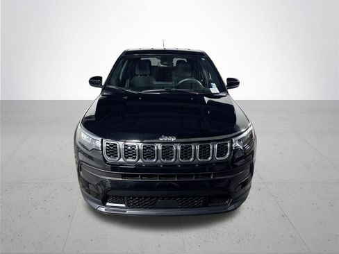 Used 2024 Jeep Compass Sport AWD/4WD image 3