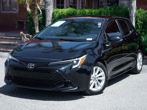 Used 2023 Toyota Corolla SE FWD image 4