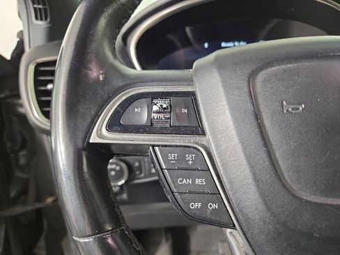 Used 2019 Lincoln Nautilus Select image 22