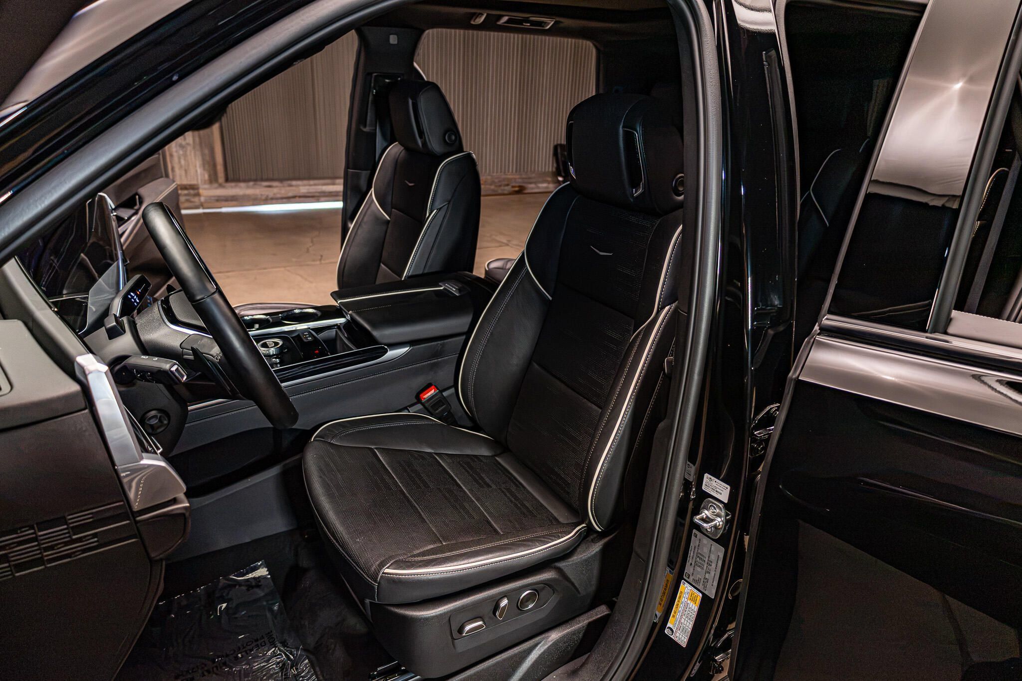 Used 2025 Cadillac Escalade Sport AWD/4WD image 21