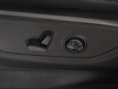 Used 2019 RAM 1500 Big Horn AWD/4WD image 12