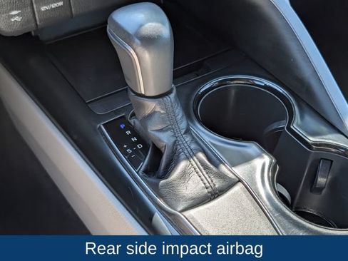 Used 2018 Toyota Camry SE w/ Moonroof Package FWD image 17