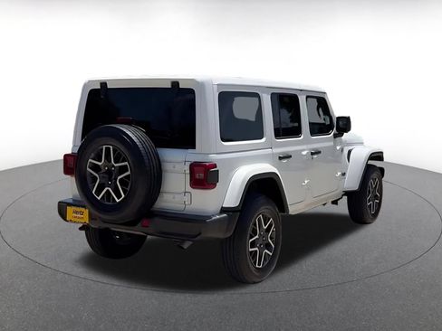 Used 2025 Jeep Wrangler Unlimited Sahara AWD/4WD image 14