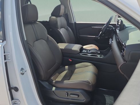 Used 2023 Honda Pilot Elite image 17
