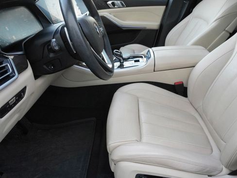 Certified 2022 BMW X5 xDrive40i w/ Luxury Seating Package image 9