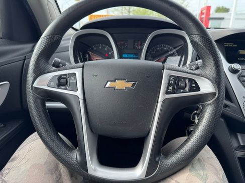 Used 2017 Chevrolet Equinox LT image 12