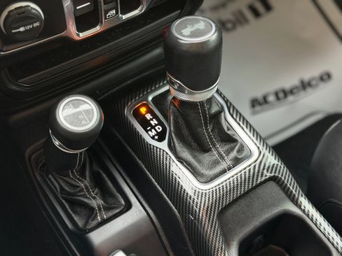 Used 2020 Jeep Wrangler Unlimited Sahara image 11