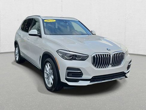 Used 2023 BMW X5 xDrive40i w/ Climate Comfort Package image 3