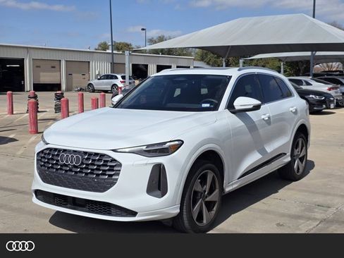 Used 2025 Audi Q5 Premium Plus w/ Premium Plus image 1