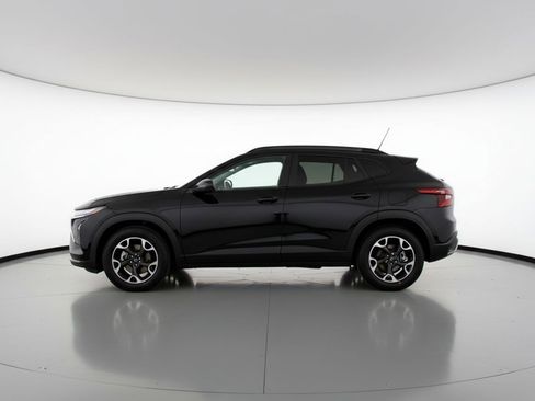 Used 2025 Chevrolet Trax LT image 5