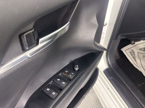 Used 2020 Toyota Camry SE image 27