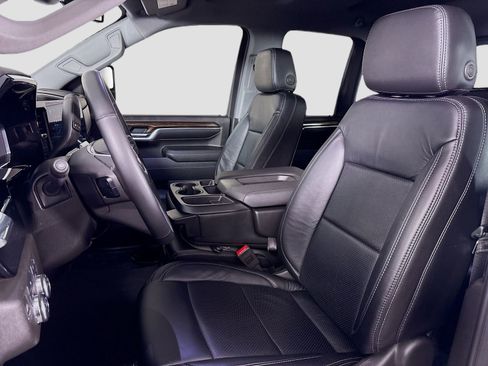 Used 2025 GMC Sierra 2500 SLE w/ SLE Value Package; AWD/4WD image 24