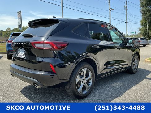 Used 2023 Ford Escape ST-Line FWD image 5