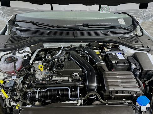 Used 2025 Volkswagen Jetta Sport image 32