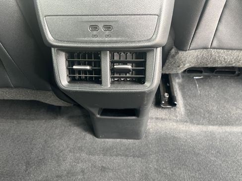 Used 2026 Chevrolet Equinox LT w/ Convenience Package II image 16