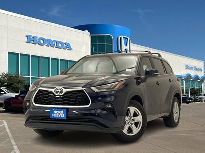 Used 2023 Toyota Highlander LE