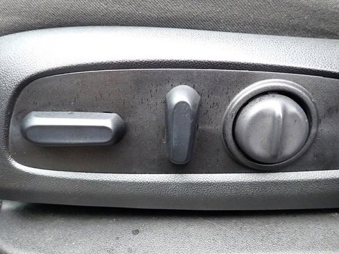 Used 2020 Chevrolet Equinox LT image 23