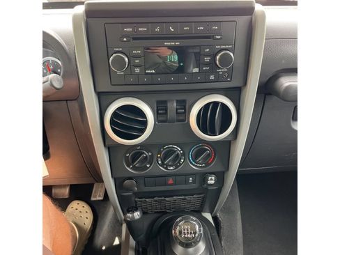 Used 2010 Jeep Wrangler Sahara w/ Dual Top Group AWD/4WD image 15