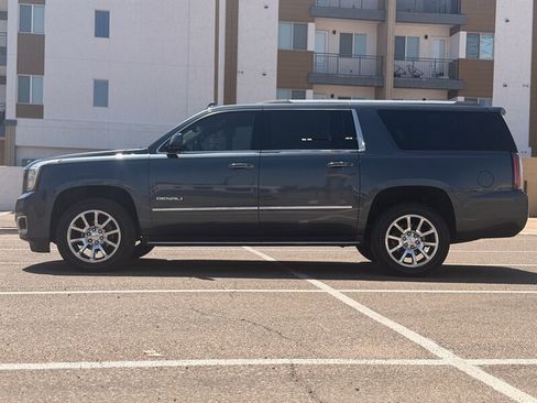 Used 2019 GMC Yukon XL Denali AWD/4WD image 7