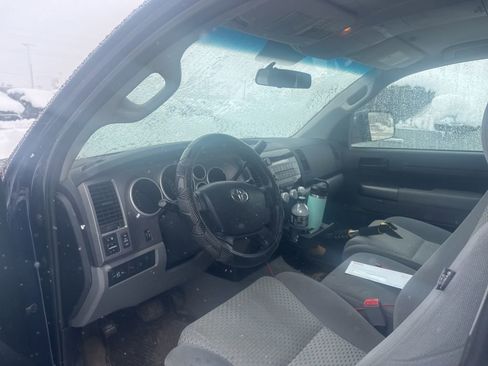 Used 2011 Toyota Tundra 4x4 CrewMax w/ Tow Pkg image 6