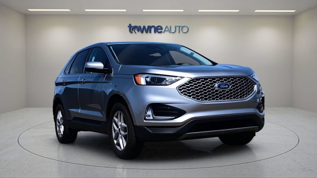 Used 2024 Ford Edge SEL w/ Convenience Package AWD/4WD image 8