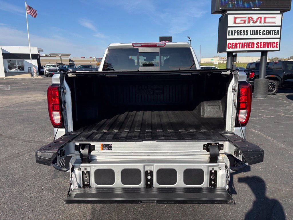 Used 2022 GMC Sierra 1500 Elevation w/ Elevation Premium Package AWD/4WD image 32