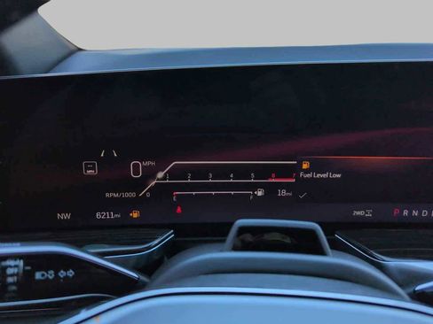 Used 2025 Cadillac Escalade Premium Luxury w/ Touring Package image 35