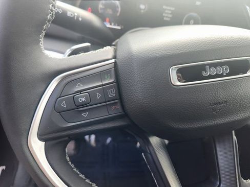 New 2025 Jeep Grand Cherokee Laredo w/ Luxury Tech Group I AWD/4WD image 23