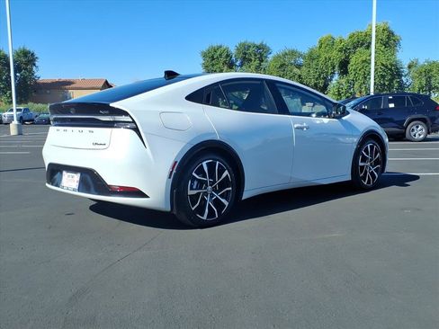 Used 2024 Toyota Prius Prime image 4