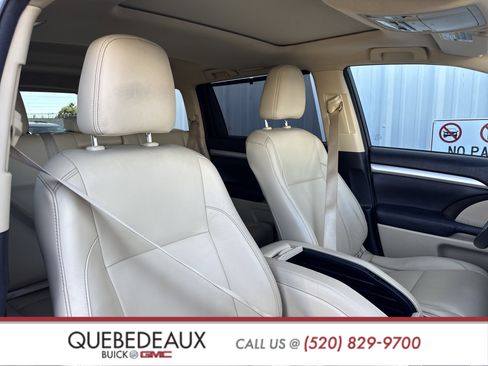 Used 2015 Toyota Highlander XLE image 39